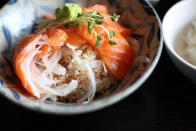 quick salmon rice bowl